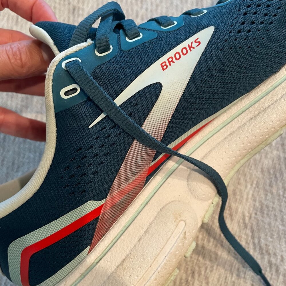 Women's Brooks Ghost 15 – Size 9